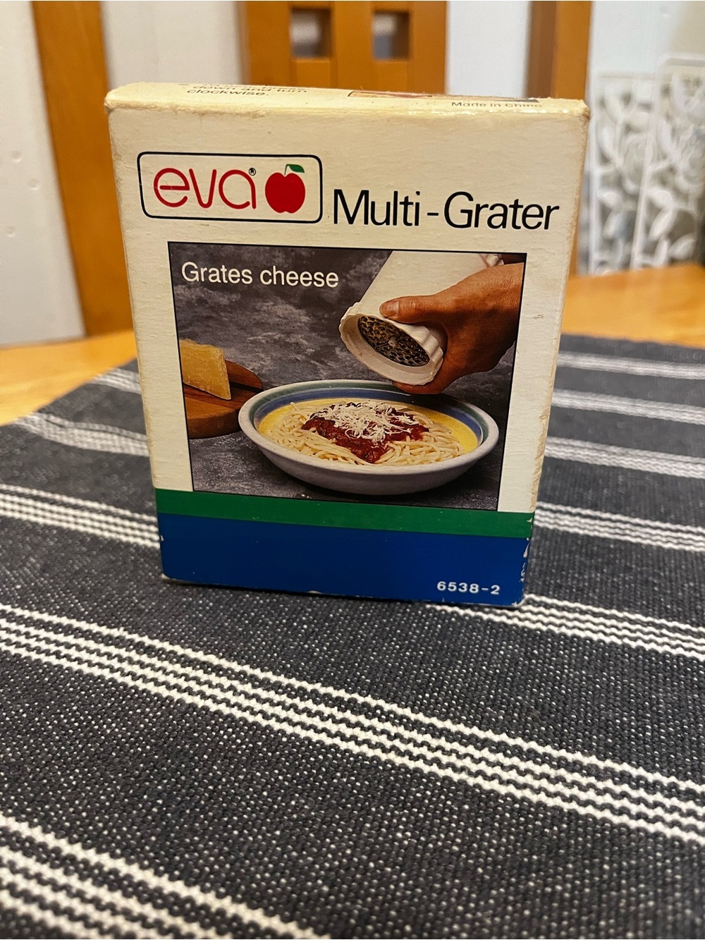 Eva Multi-Grater - White with Blue & Green Box